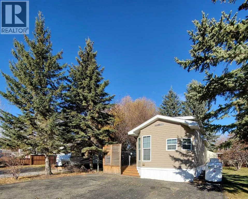 Recreational for rent: 61 Points West Resort, Sylvan Lake, Alberta T4S 1T3