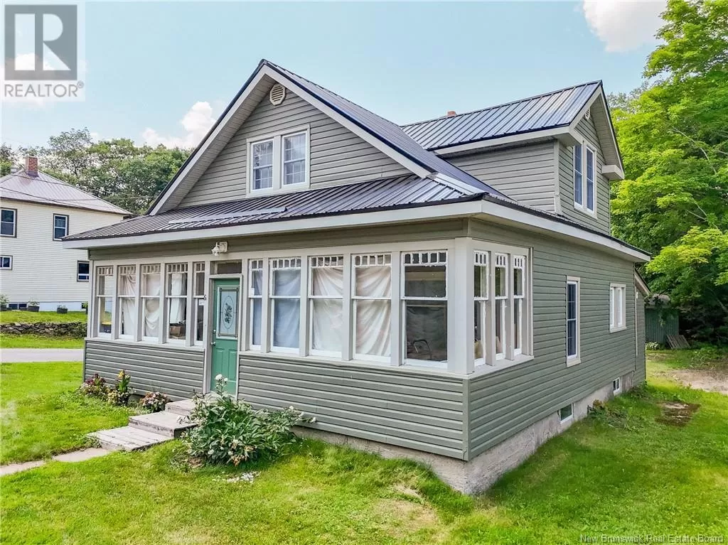 House for rent: 61 Saunders Road, McAdam, New Brunswick E6J 1L4