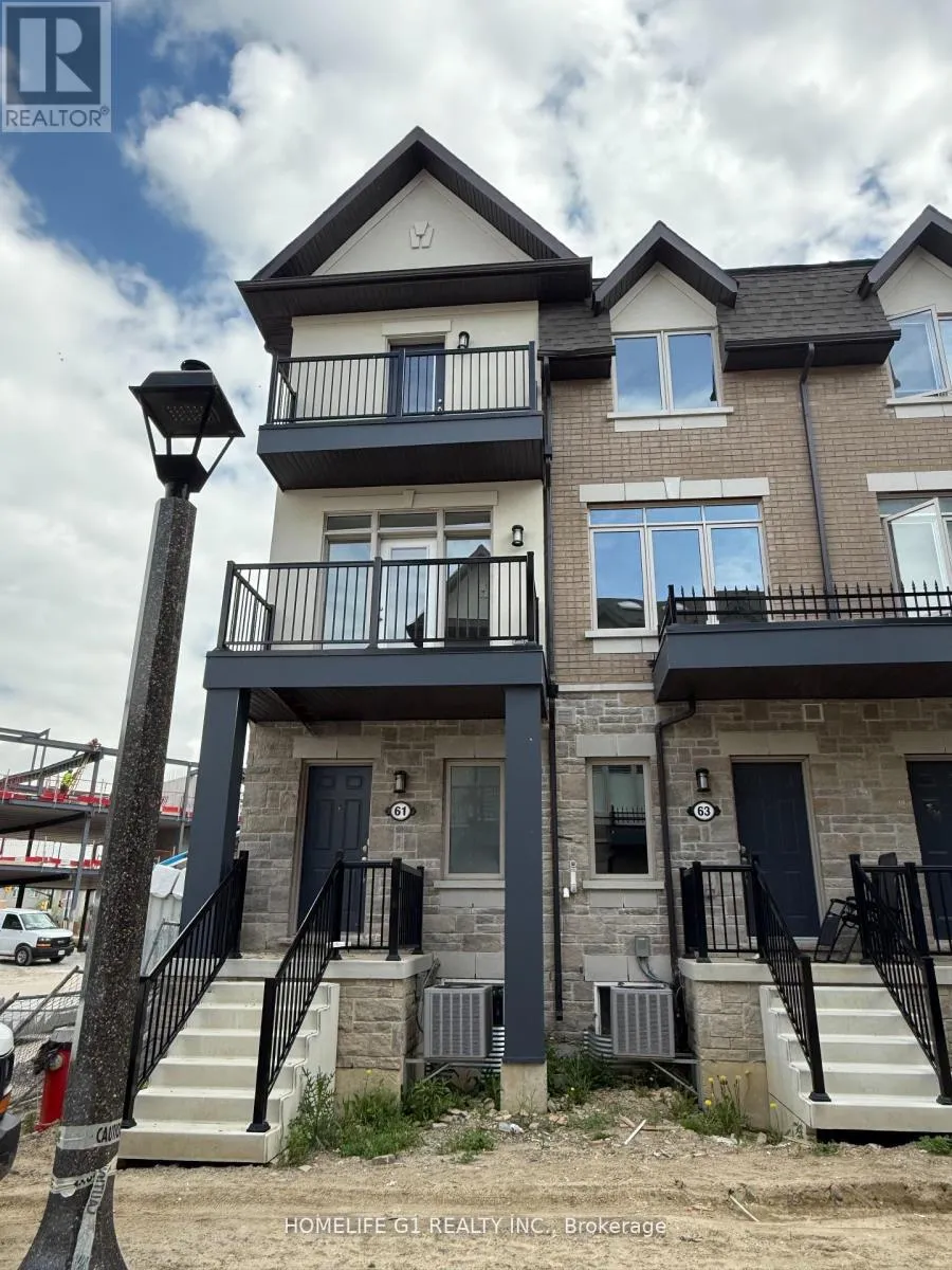 Row / Townhouse for rent: 61 Springdale Avenue, Caledon, Ontario L7C 4L6