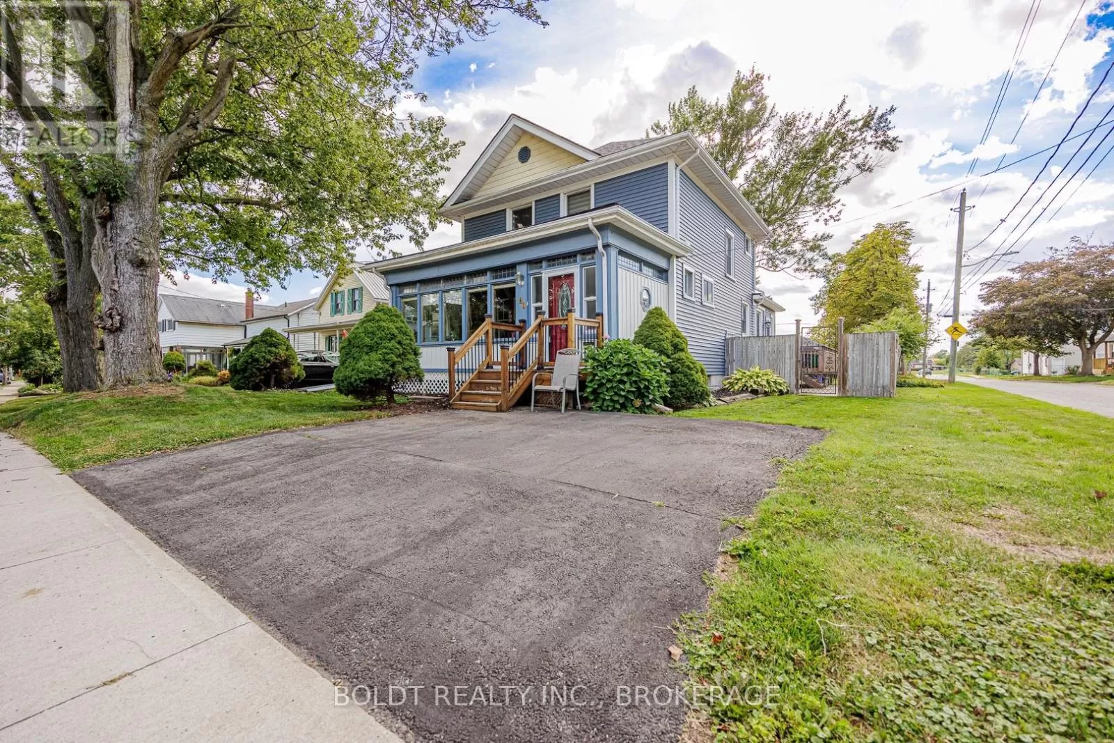 House for rent: 61 Welland Street S, Thorold, Ontario L2V 2B7