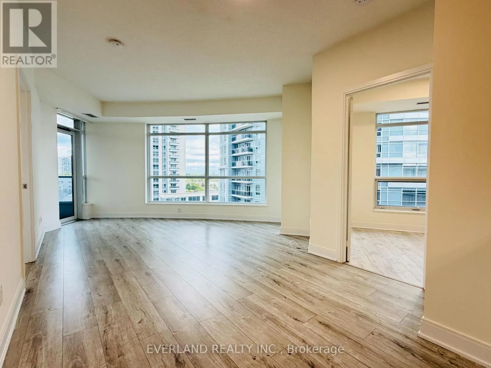 Apartment for rent: 610 - 125 Village Green Square, Toronto, Ontario M1S 0G3