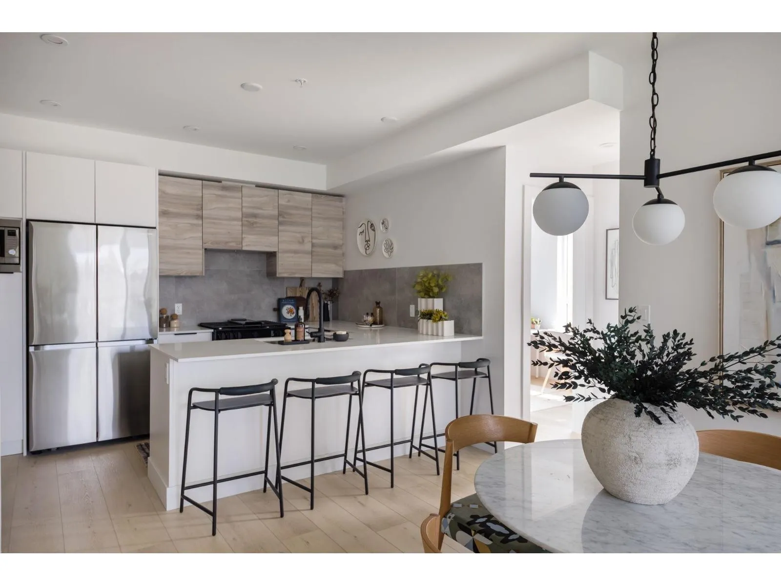 Apartment for rent: 610 30494 Cardinal Avenue, Abbotsford, British Columbia V2T 0A5