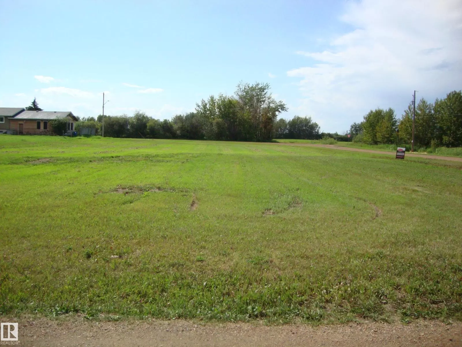 No Building for rent: 610 5th Ave, Thorhild, Alberta T0A 3J0