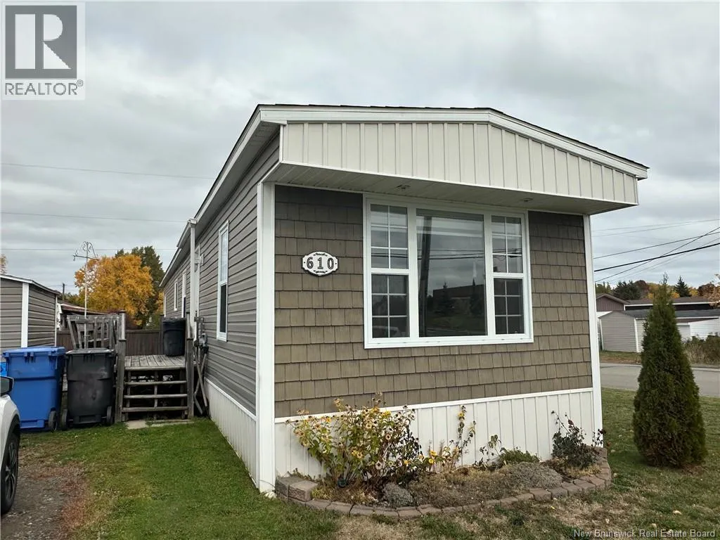 House for rent: 610 College, Bathurst, New Brunswick E2A 2T6