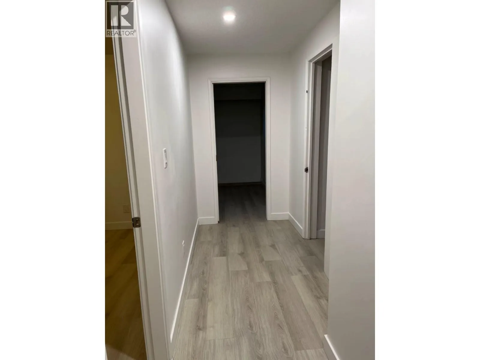 Duplex for rent: 610 Kensington Avenue, Burnaby, British Columbia V5B 4B3