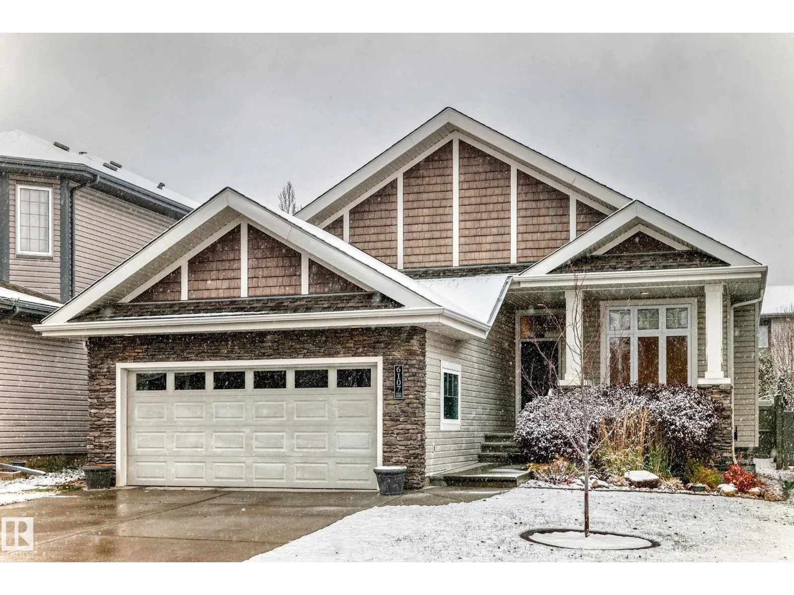 House for rent: 6107 Maynard Cr Nw, Edmonton, Alberta T6R 0J2