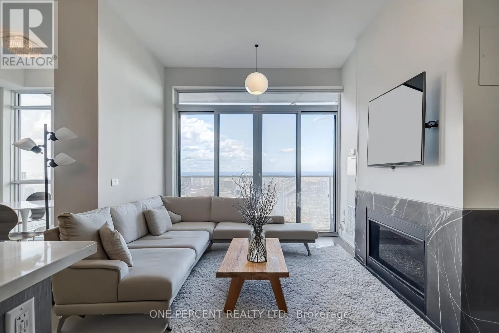 Apartment for rent: 6108 - 7 Grenville Street, Toronto, Ontario M4Y 1A1