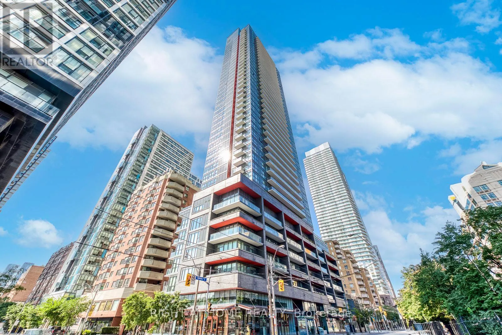 Apartment for rent: 611 - 159 Dundas Street E, Toronto, Ontario M5B 0A9