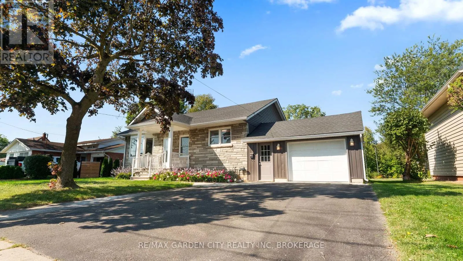 House for rent: 611 Clare Avenue, Welland, Ontario L3C 3B9