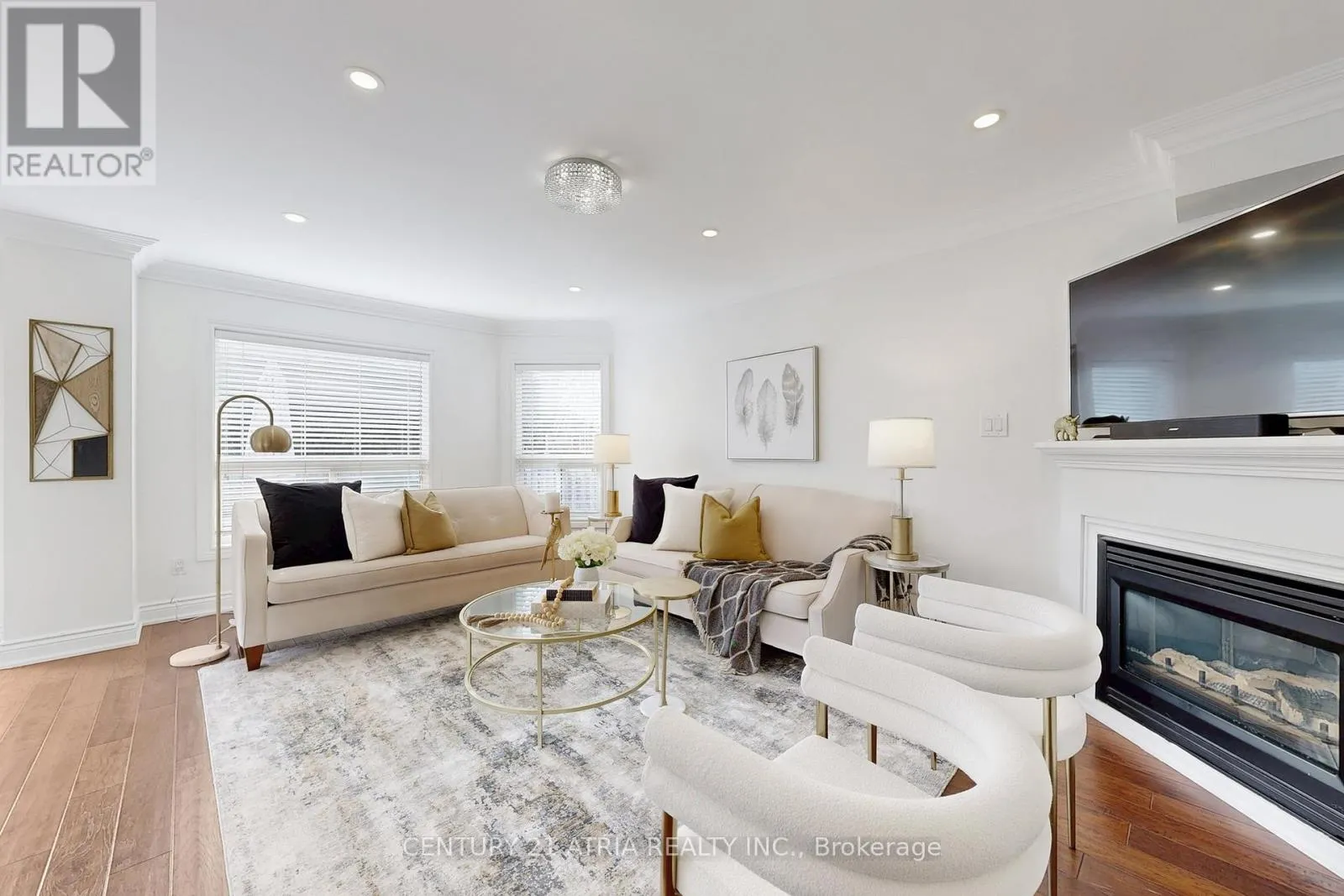 House for rent: 611 Heddle Crescent, Newmarket, Ontario L3X 2J5