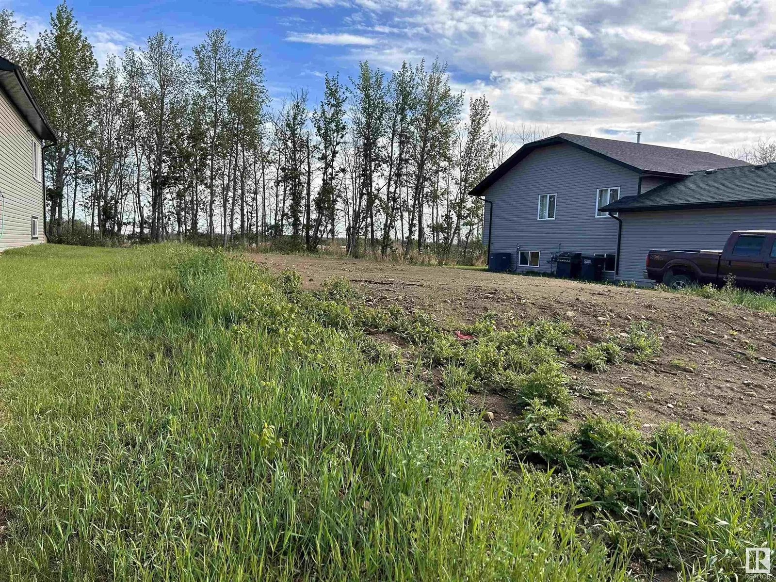 No Building for rent: 6111 53a Av, Redwater, Alberta T0A 2W0