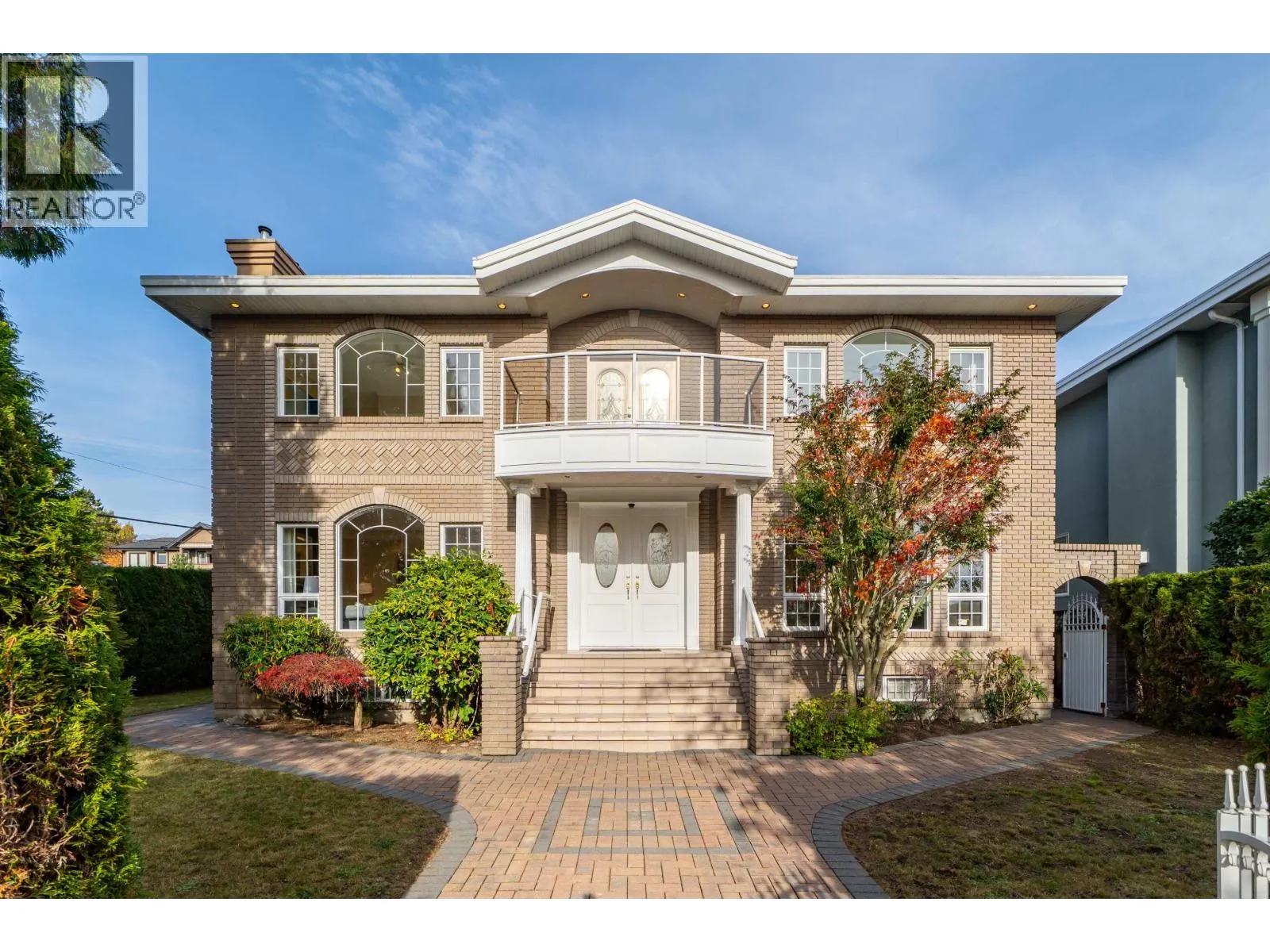 House for rent: 6111 Kitchener Street, Burnaby, British Columbia V5B 2J5