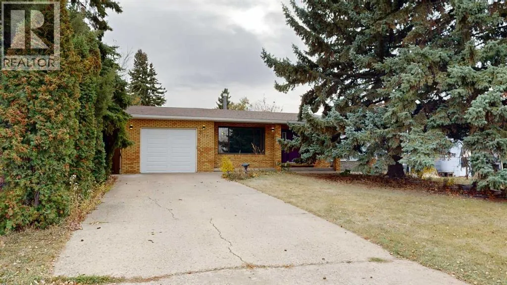 House for rent: 6117 51 Avenue, Stettler, Alberta T0C 2L2