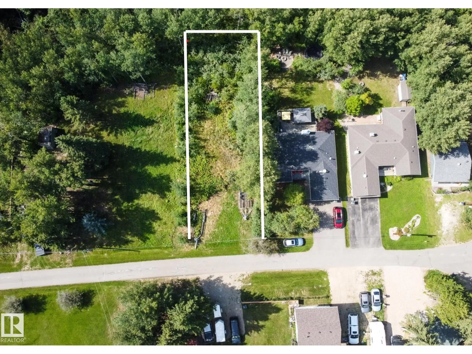 No Building for rent: 612 6th Street Norris Beach, Rural Wetaskiwin County, Alberta T0C 2V0