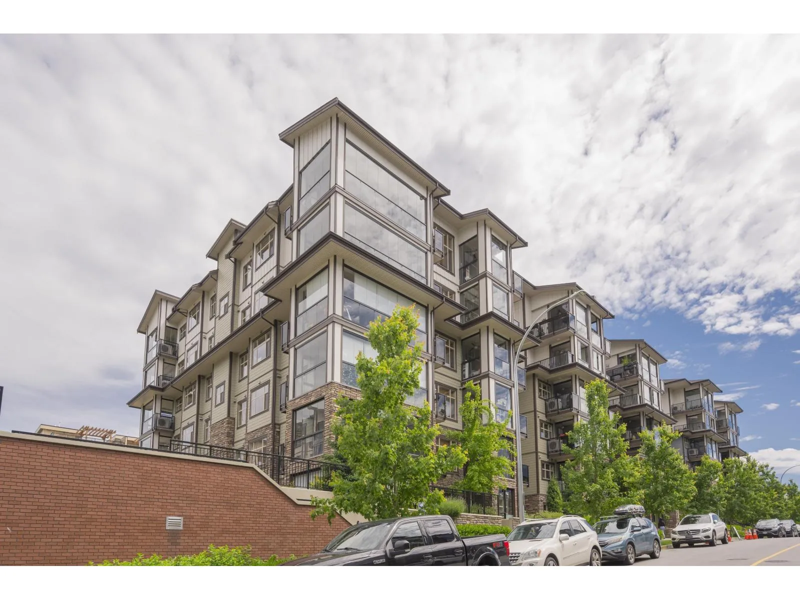 Apartment for rent: 612 8538 203a Street, Langley, British Columbia V2Y 3P9