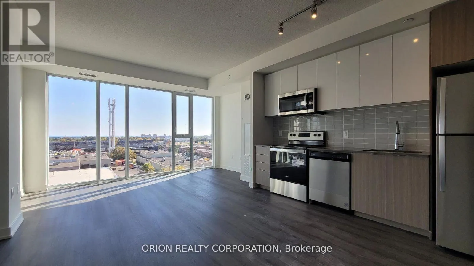 Apartment for rent: 613 - 859 The Queensway, Toronto, Ontario M8Z 1N8