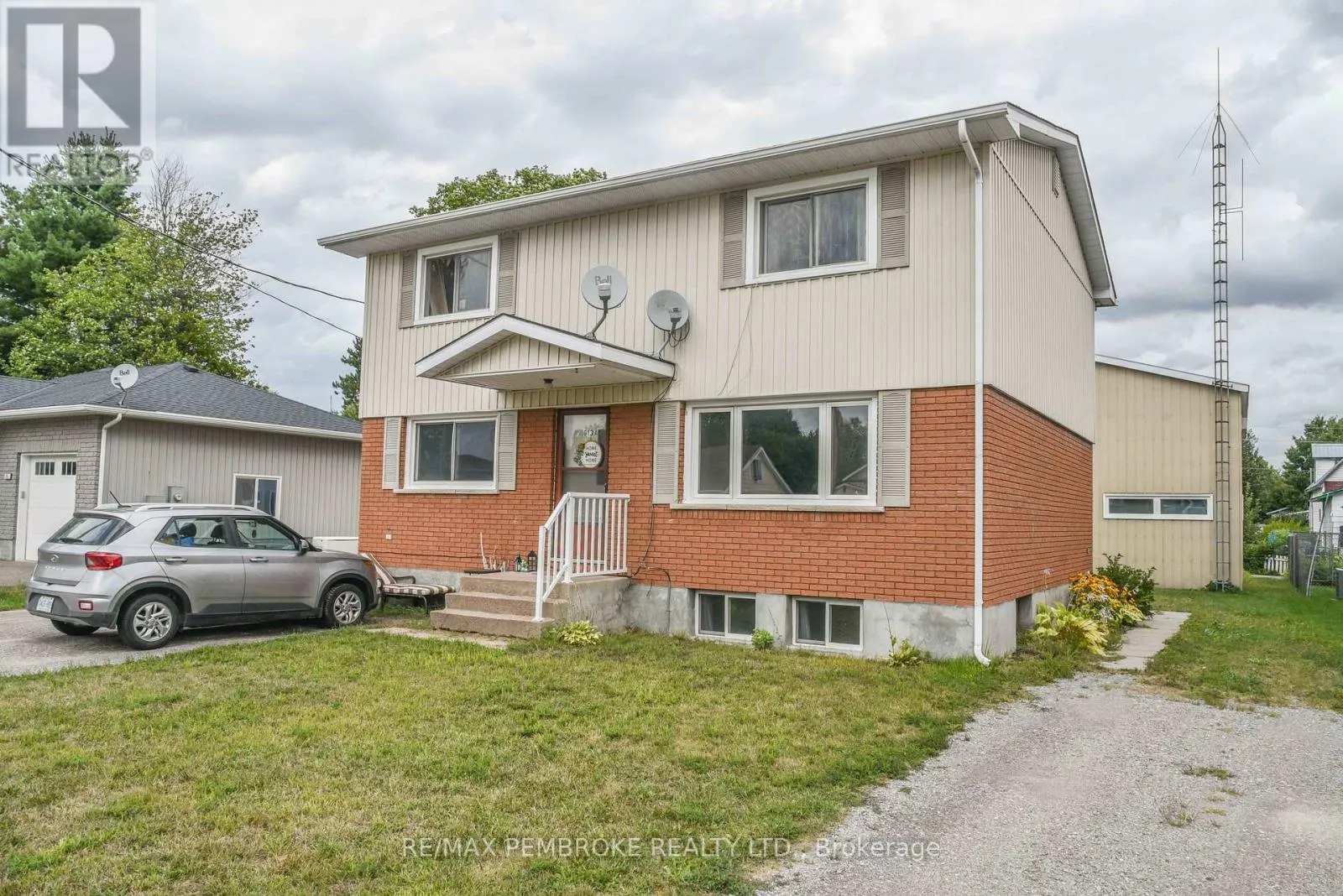 Other for rent: 613 Joe Street, Laurentian Valley, Ontario K8A 6S6