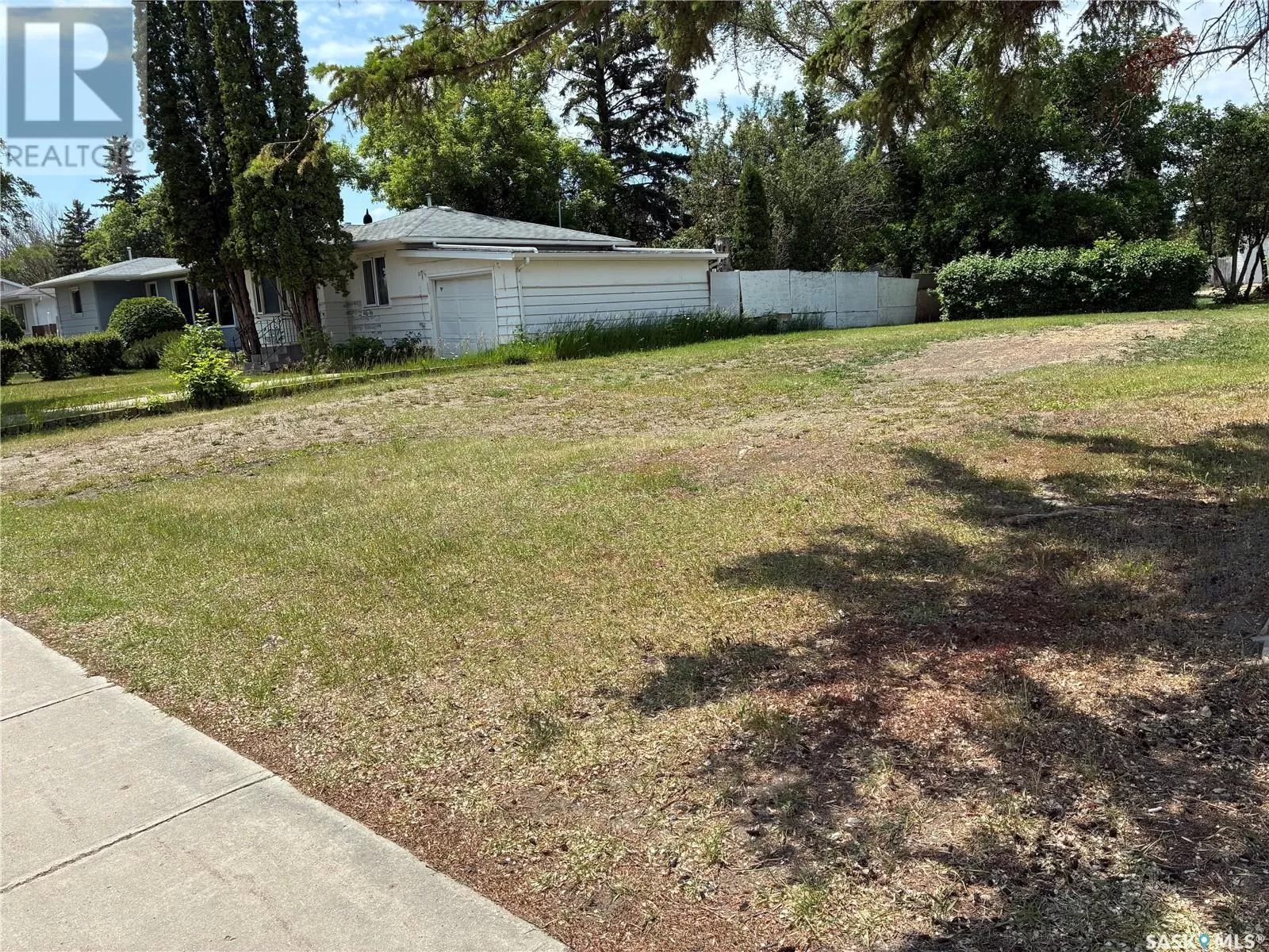 Unknown for rent: 613 P Avenue N, Saskatoon, Saskatchewan S7L 2W1