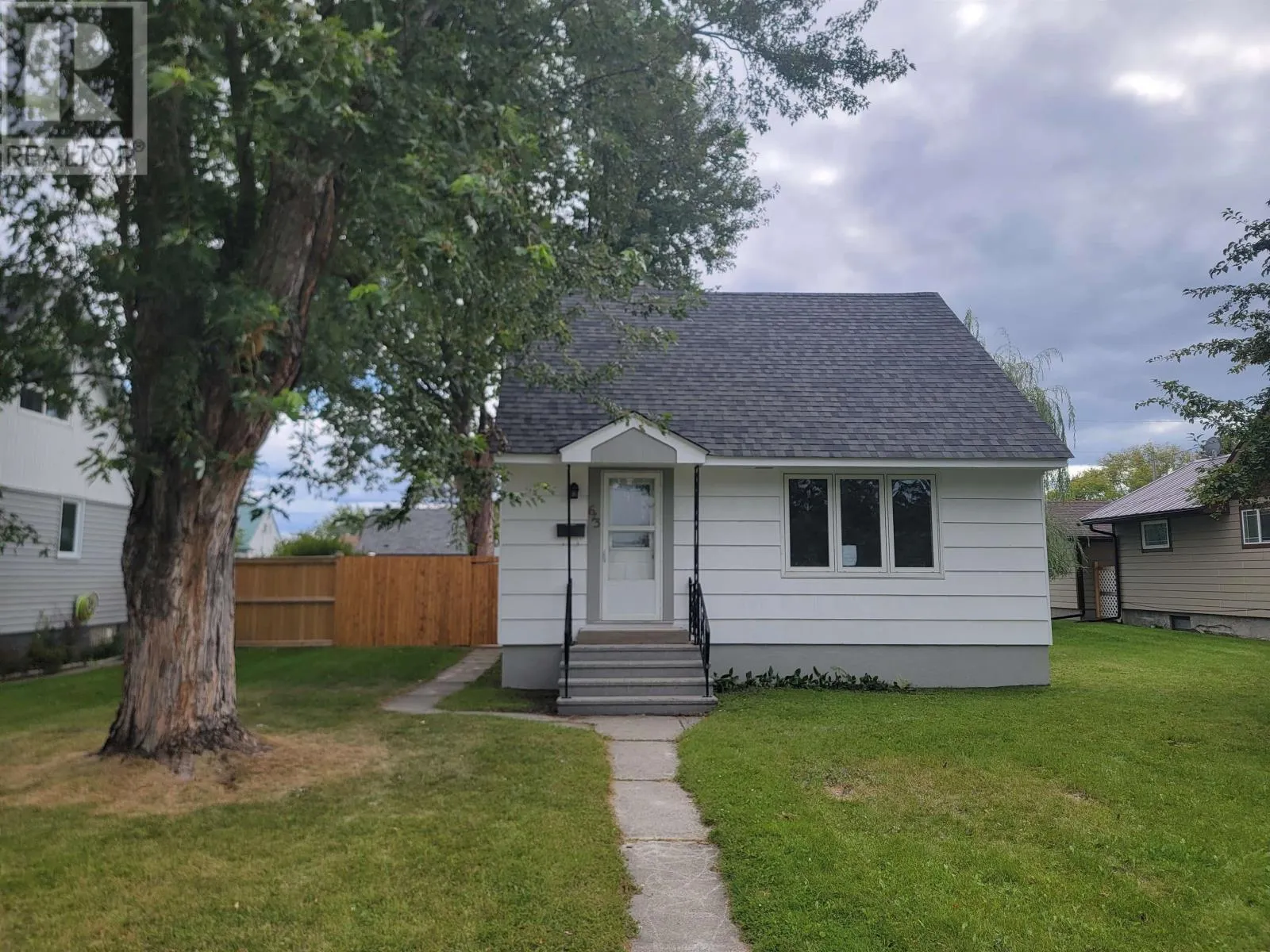613 Third St W, Fort Frances, Ontario P9A 3B3