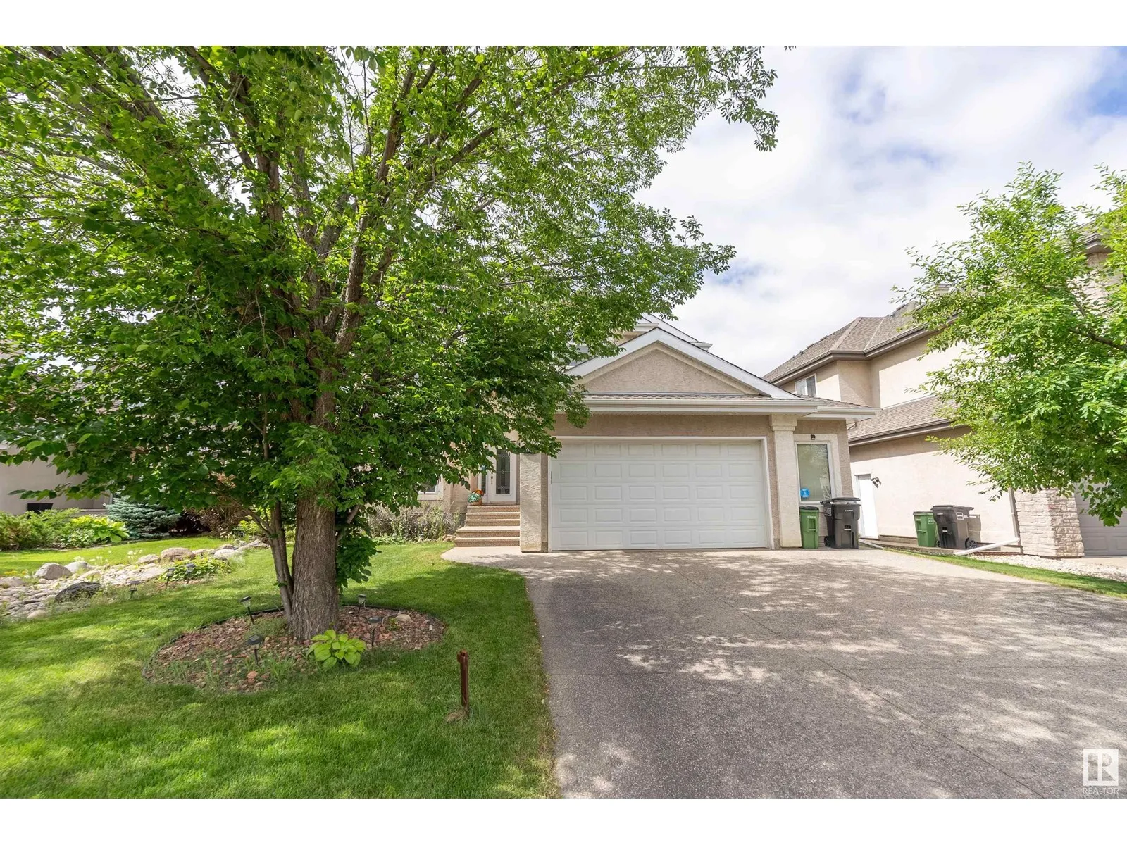 House for rent: 613 Todd Li Nw, Edmonton, Alberta T6R 3C4