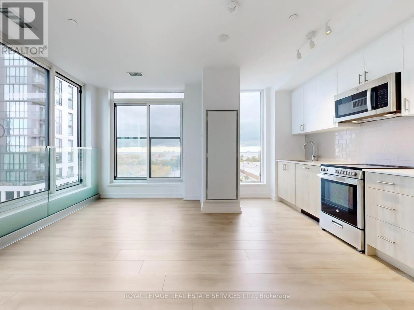 Apartment for rent: 614 - 1195 The Queensway, Toronto, Ontario M8Z 0H1