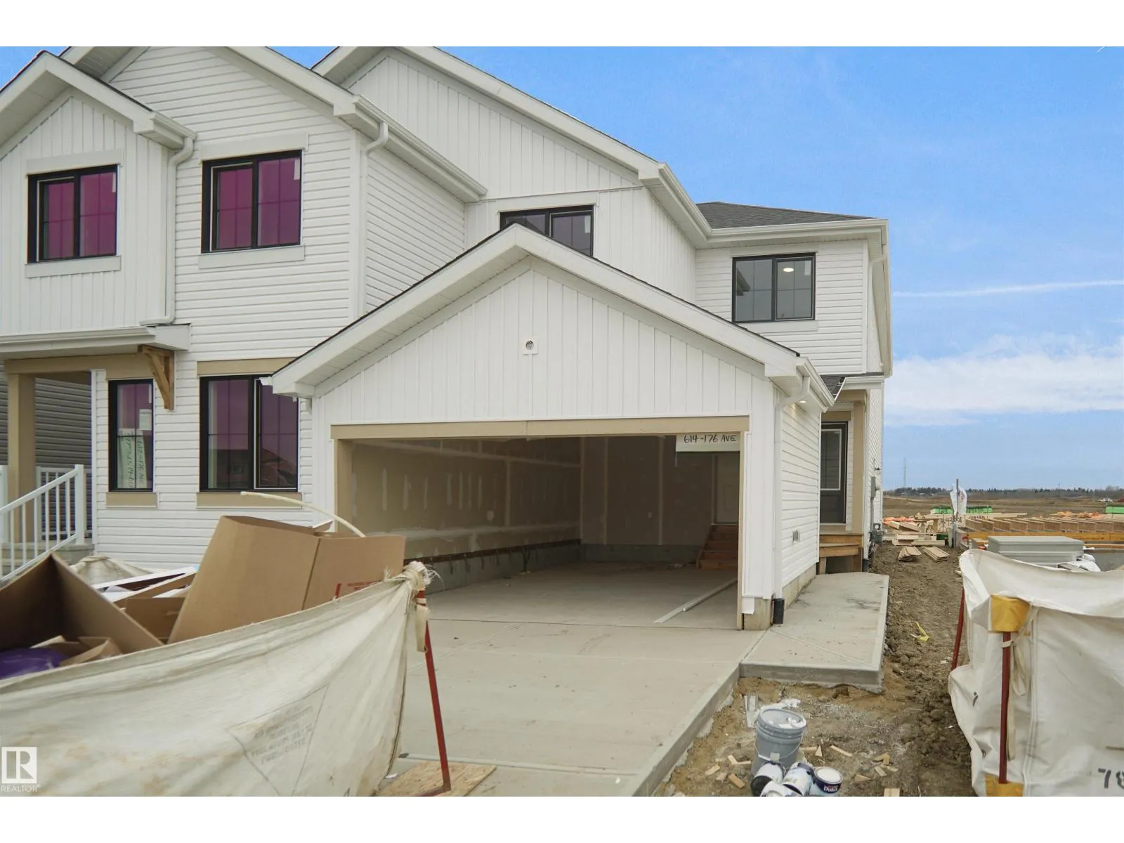 Duplex for rent: 614 176 Av Ne, Edmonton, Alberta T5Y 4G1