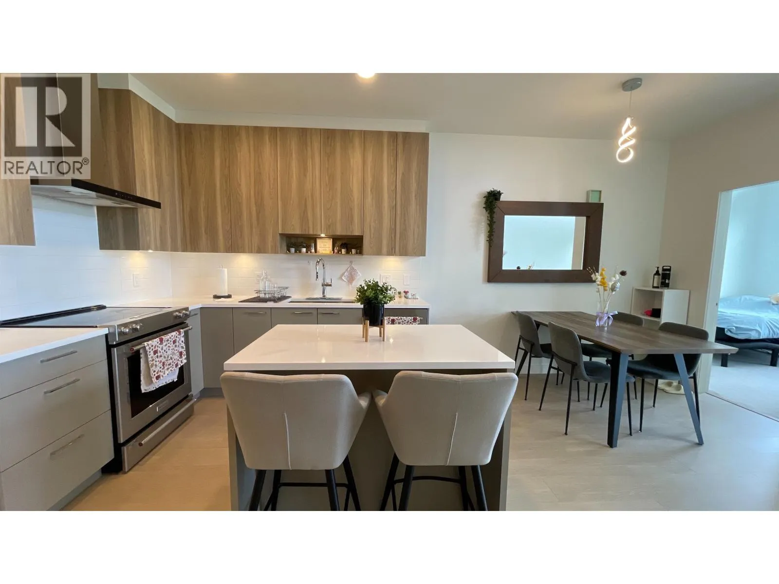 Apartment for rent: 614 7599 15th Street, Burnaby, British Columbia V3N 0H9