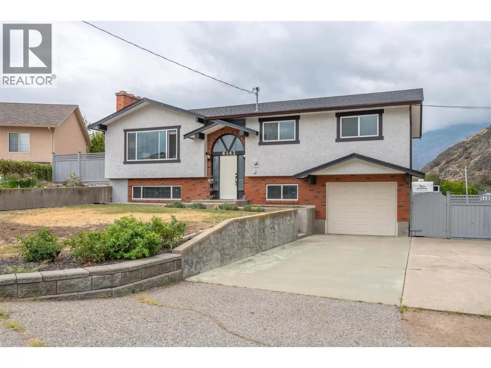 House for rent: 6142 Eveningstar Close, Oliver, British Columbia V0H 1T0