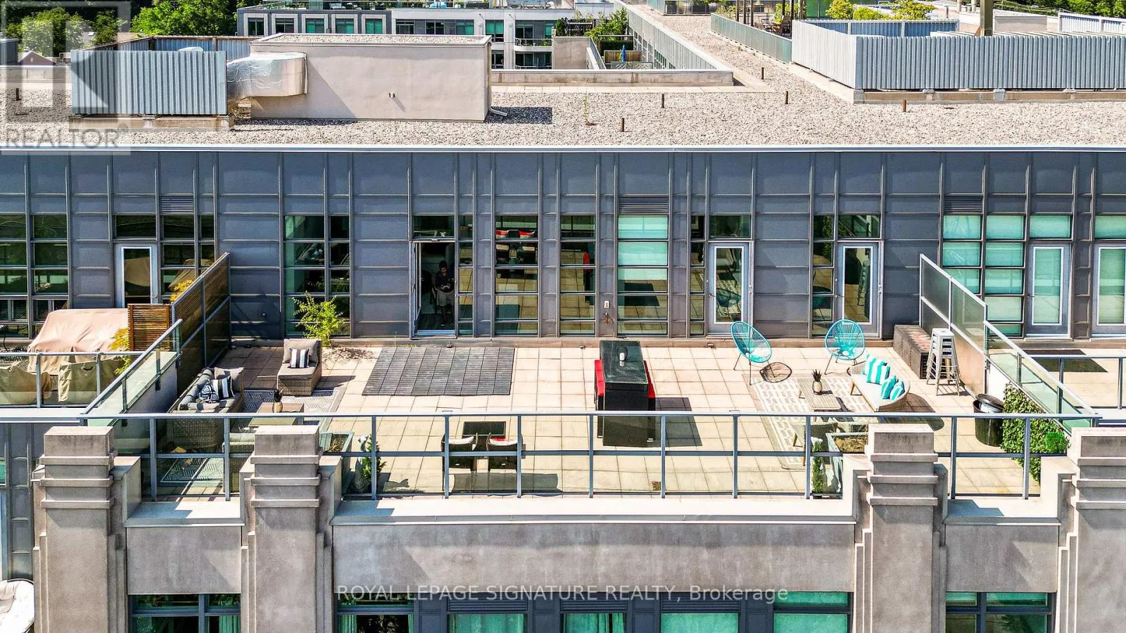 Apartment for rent: 615 - 380 Macpherson Avenue, Toronto, Ontario M4V 3E3