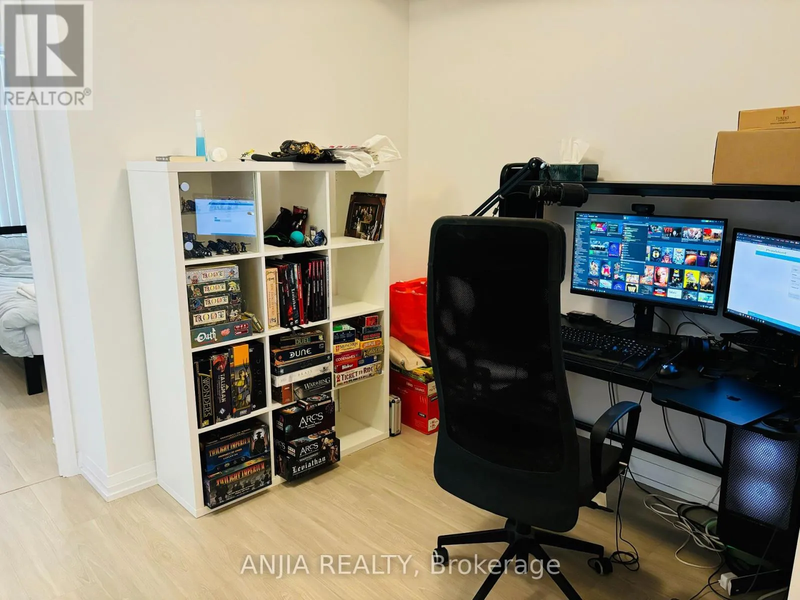 Apartment for rent: 615 - 50 Dunfield Avenue, Toronto, Ontario M4S 3A4