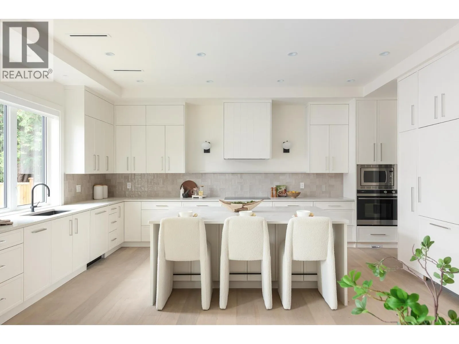 House for rent: 615 Nicola Avenue, Coquitlam, British Columbia V3J 7W8