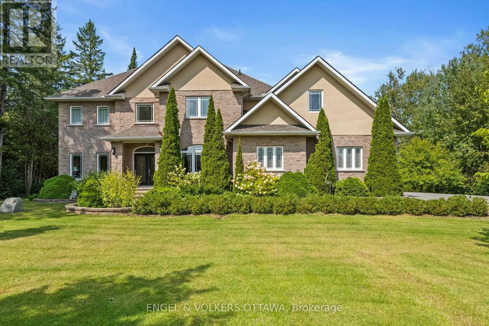 House for rent: 6163 Elkwood Drive, Ottawa, Ontario K4P 1N1