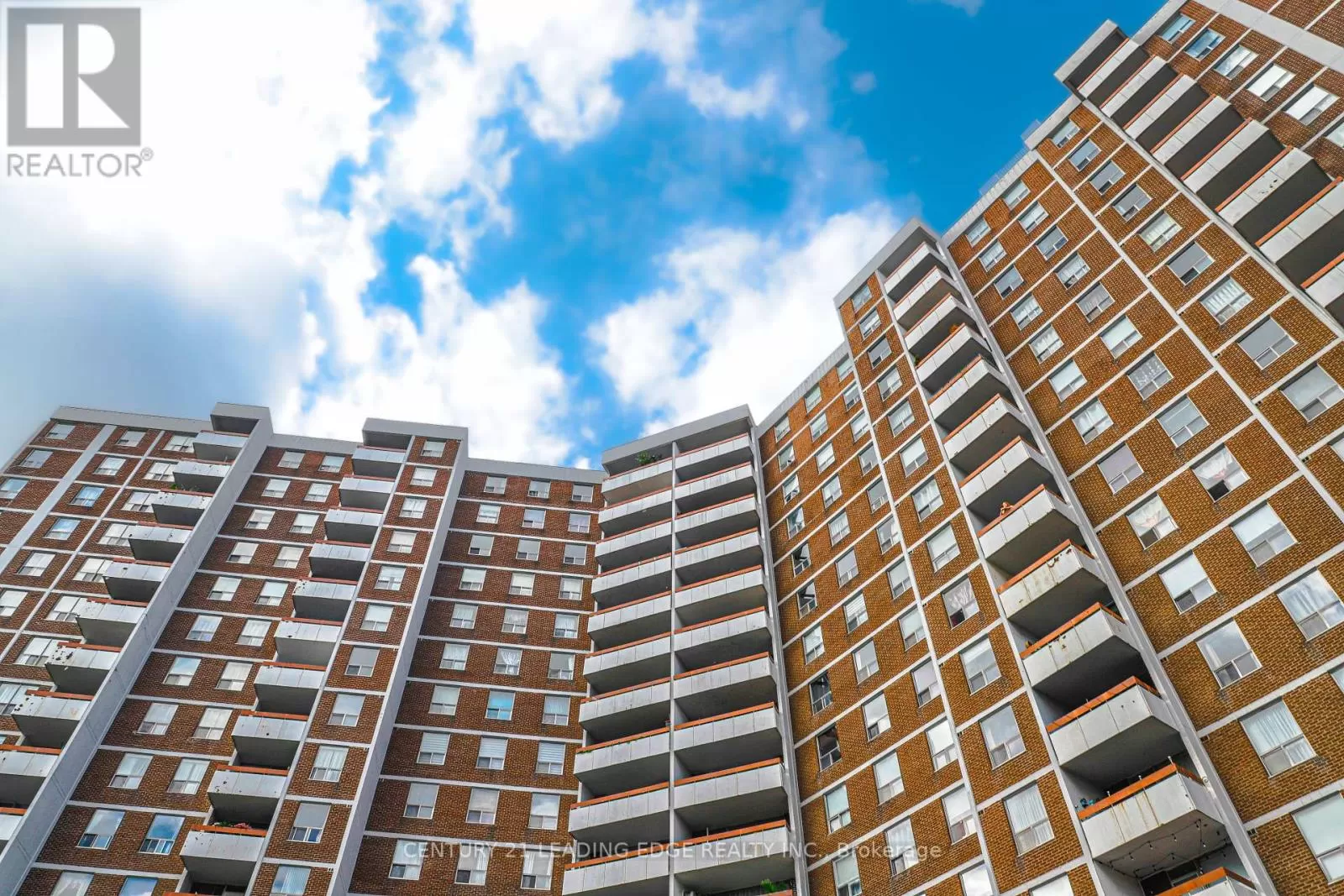 Apartment for rent: 617 - 10 Edgecliff Golfway, Toronto, Ontario M3C 3A3