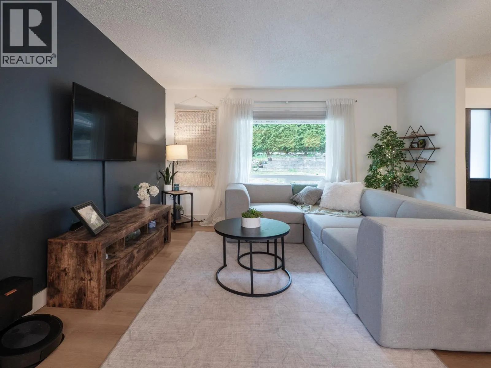 House for rent: 617 Gower Point Road, Gibsons, British Columbia V0N 1V8