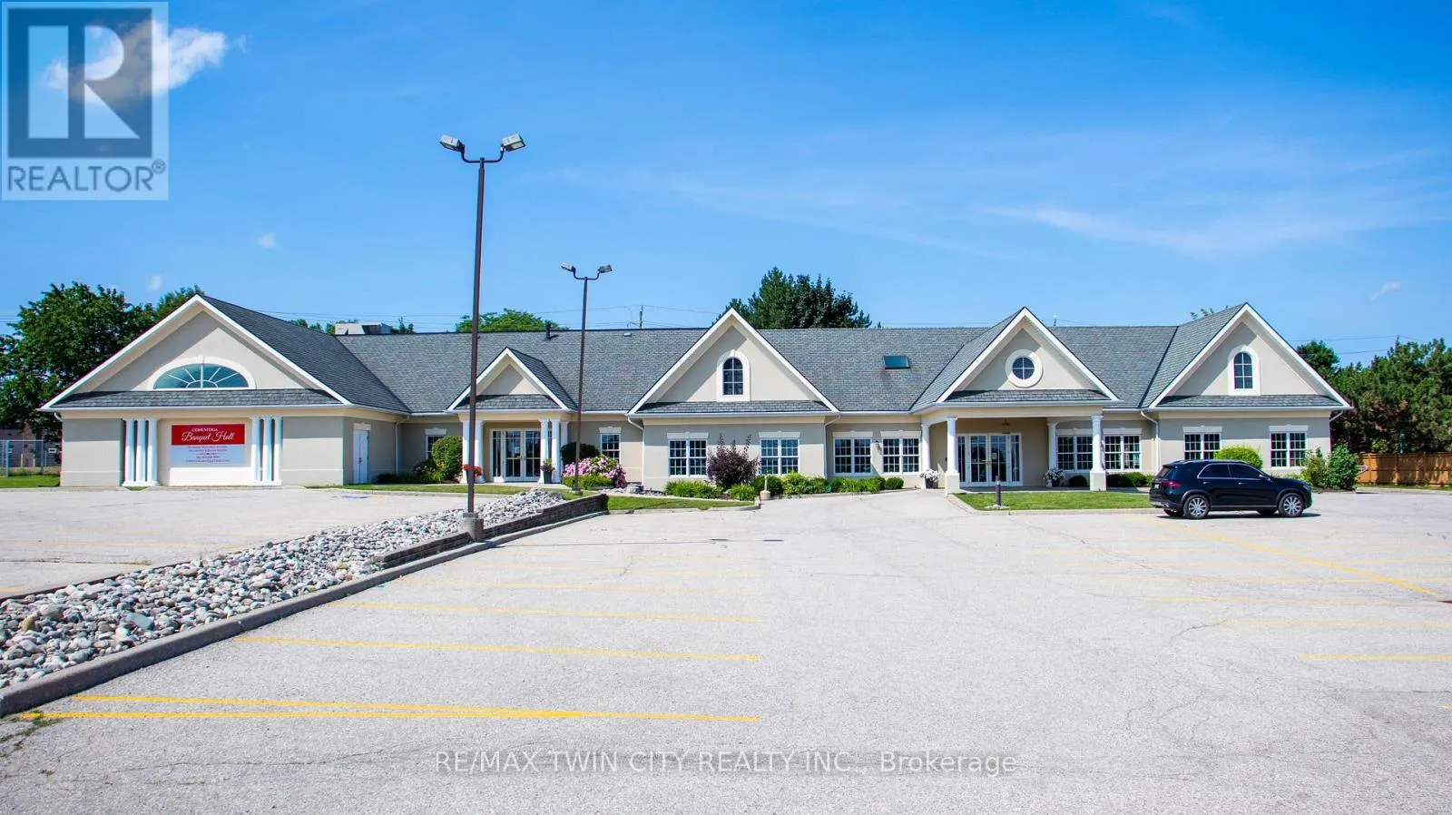 617 King Street N, Waterloo, Ontario N2V 2N3