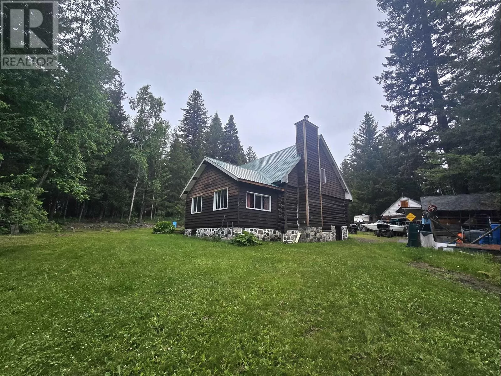 House for rent: 6178 Higgins Lake Road, Deka Lake / Sulphurous / Hathaway Lakes, British Columbia V0K 1X3