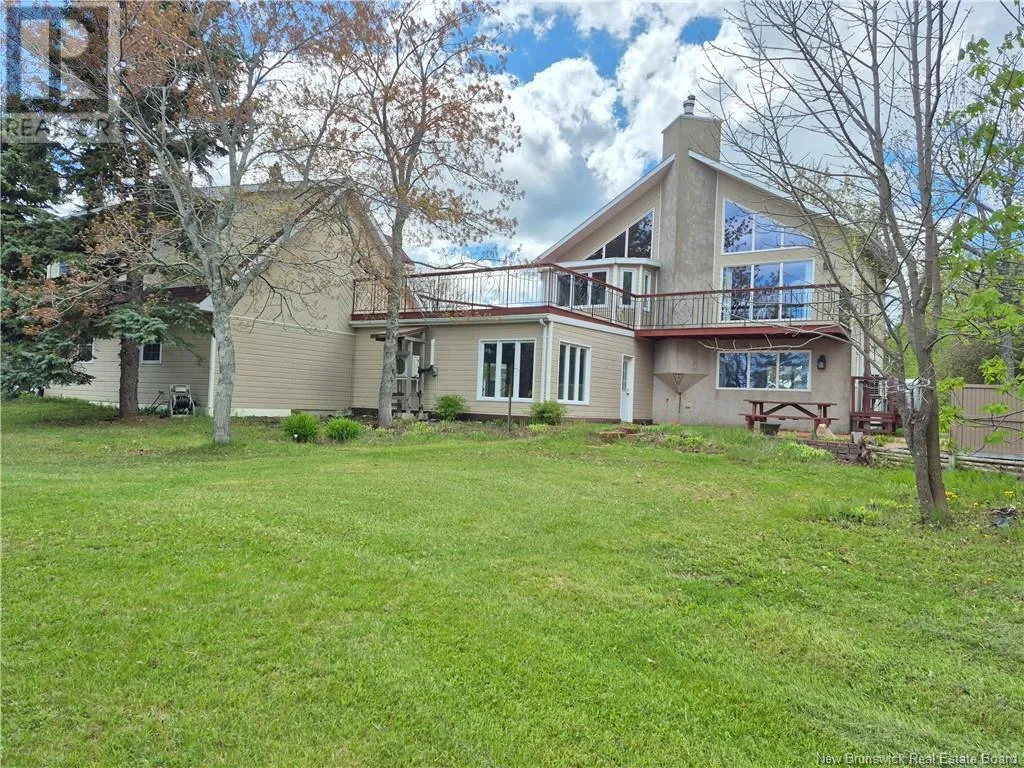 House for rent: 619 Rue De La Baie, Beresford, New Brunswick E8K 1X3