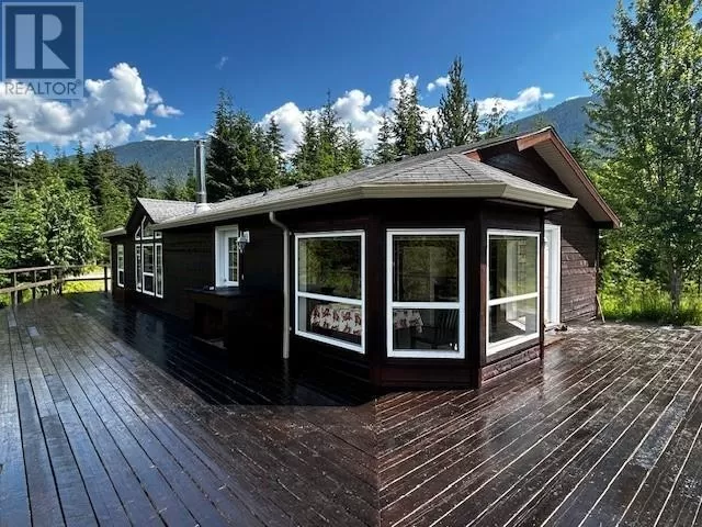 Manufactured Home/Mobile for rent: 6191 Chimdemash Frontage Road, Terrace, British Columbia V8G 0A8