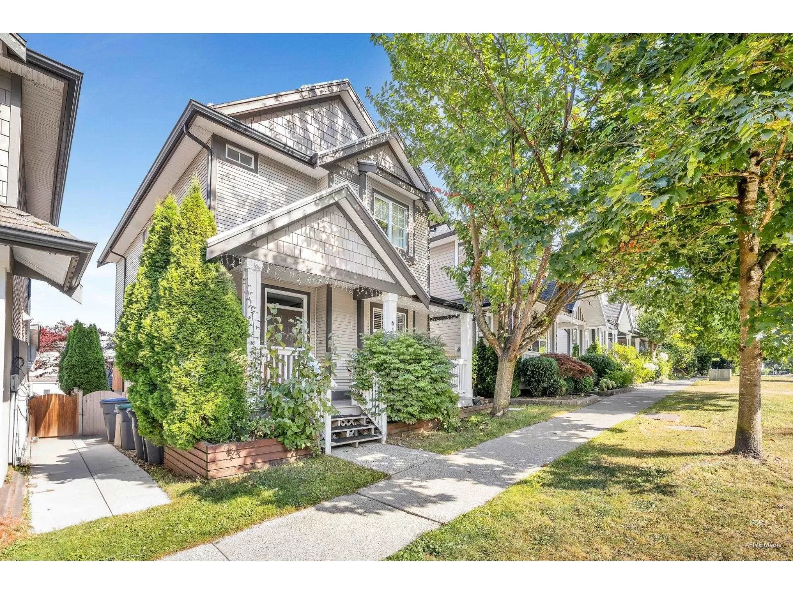 House for rent: 6192 150 Street, Surrey, British Columbia V3S 3H8