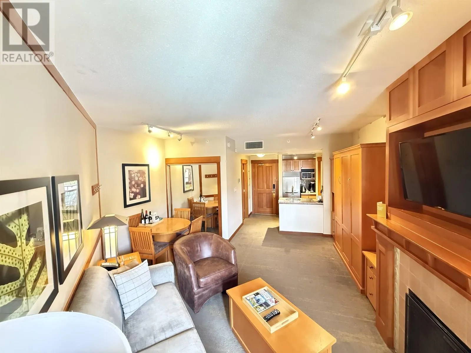 Apartment for rent: 620 4320 Sundial Crescent, Whistler, British Columbia V8E 1G6