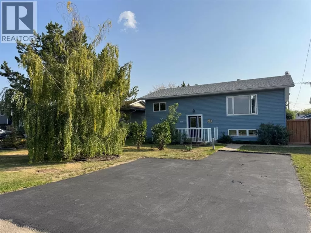 House for rent: 620 9 Street, Hines Creek, Alberta T0H 2A0