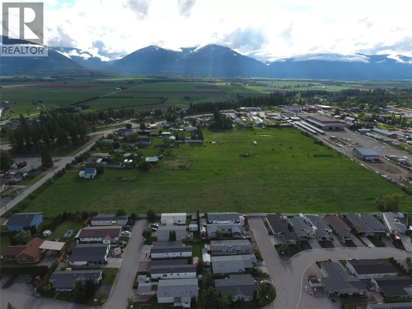 Other for rent: 620 Devon Street, Creston, British Columbia V0B 1G3