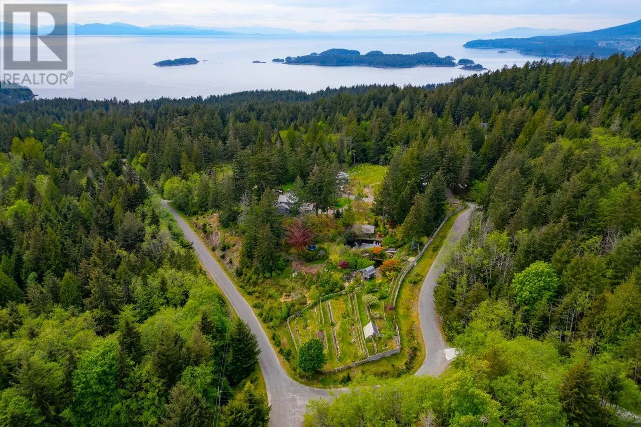 House for rent: 620 Laura Road, Bowen Island, British Columbia V0N 1G2