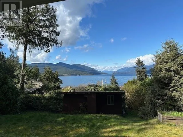 6201 Coracle Drive, Sechelt, British Columbia V7Z 0C9