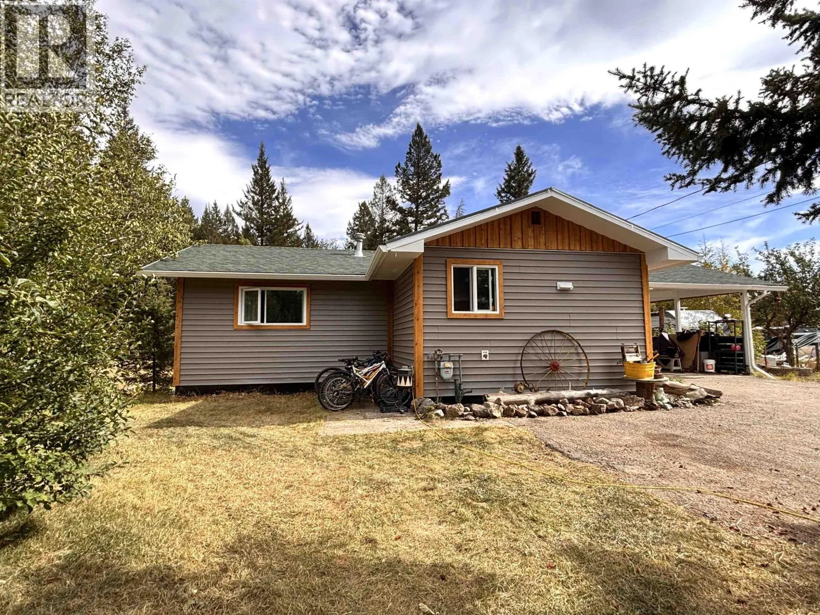 House for rent: 6201 Finn Road, 100 Mile House, British Columbia V0K 2E3