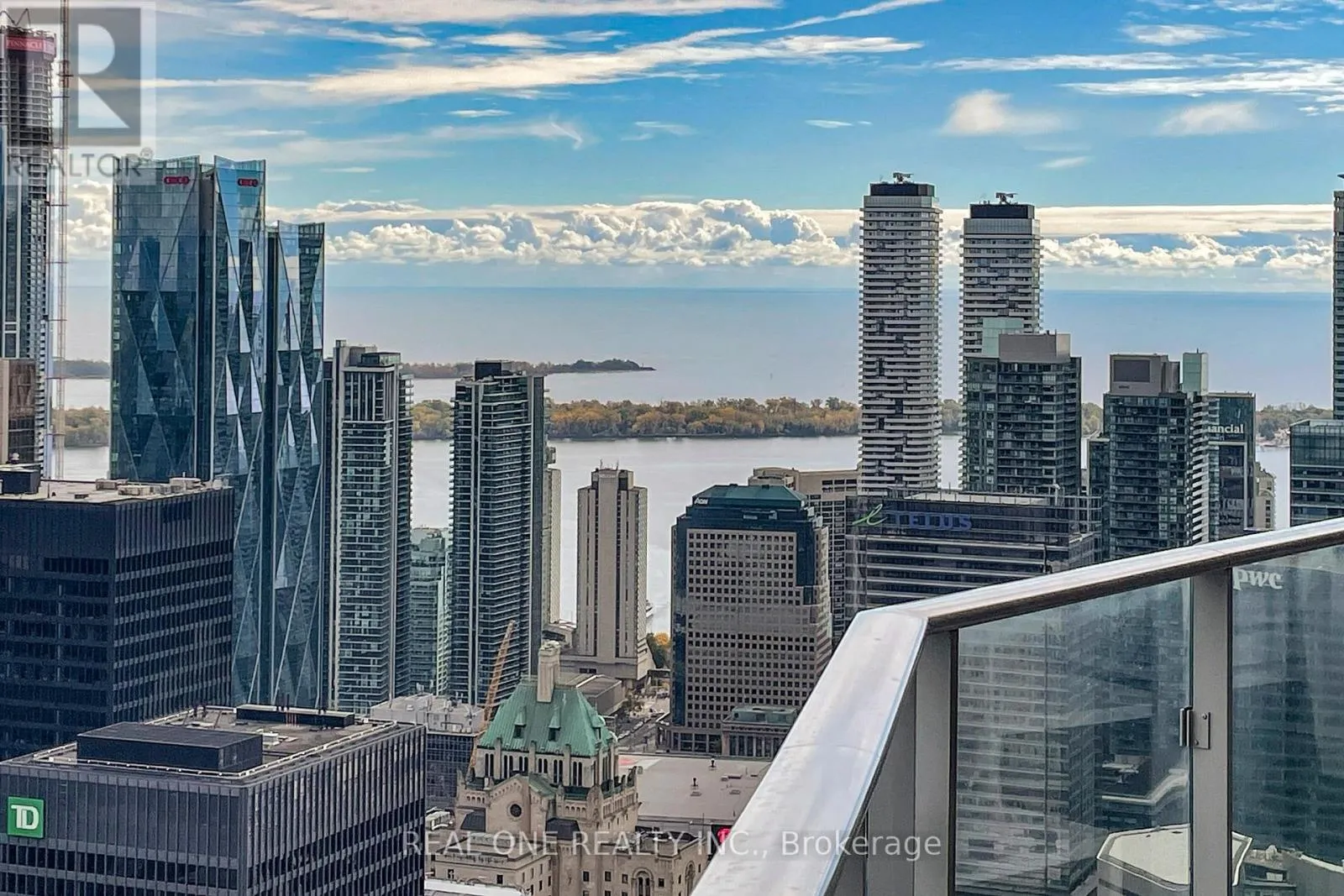 Apartment for rent: 6205 - 180 University Avenue, Toronto, Ontario M5H 0A2