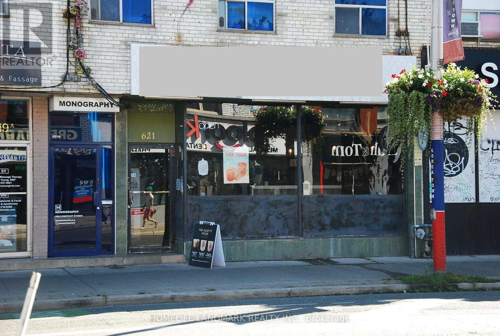 621 Bloor Street W, Toronto, Ontario M6G 1K8