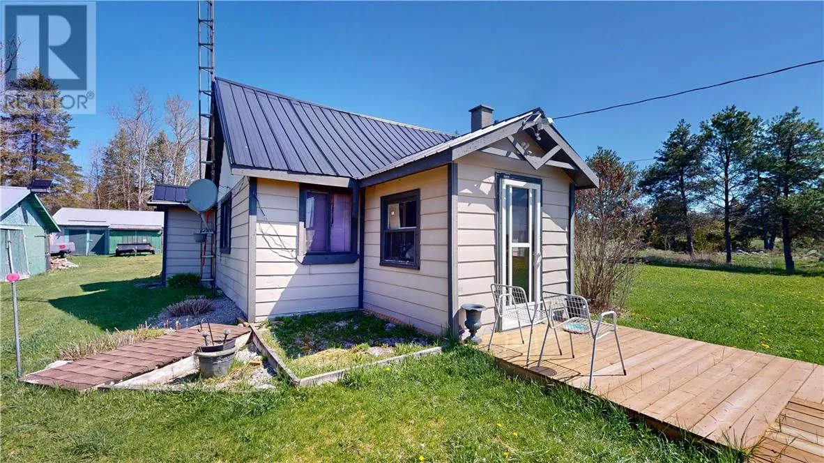 House for rent: 622 Campbell Rd, Evansville, Ontario P0P 1E0