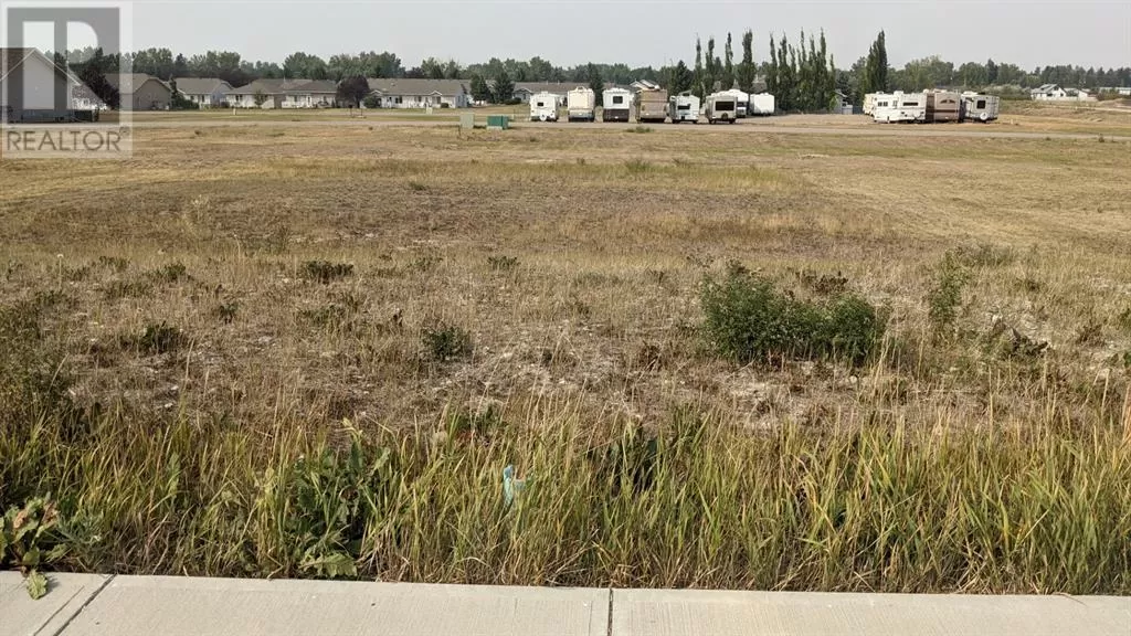 622 Whispering Greens Avenue, Vulcan, Alberta T0L 2B0