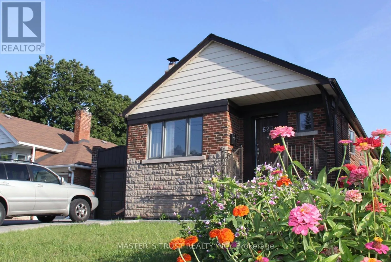 House for rent: 623 O' Connor Dr Drive, Toronto, Ontario M4C 3A5